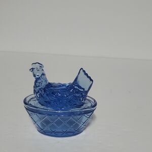 Vtg Blue Glass Hen on Nest